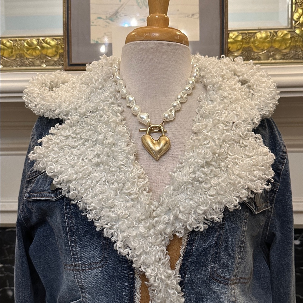 Women's Blue Sherpa-Lined Jean Jacket - Picture 2 of 6